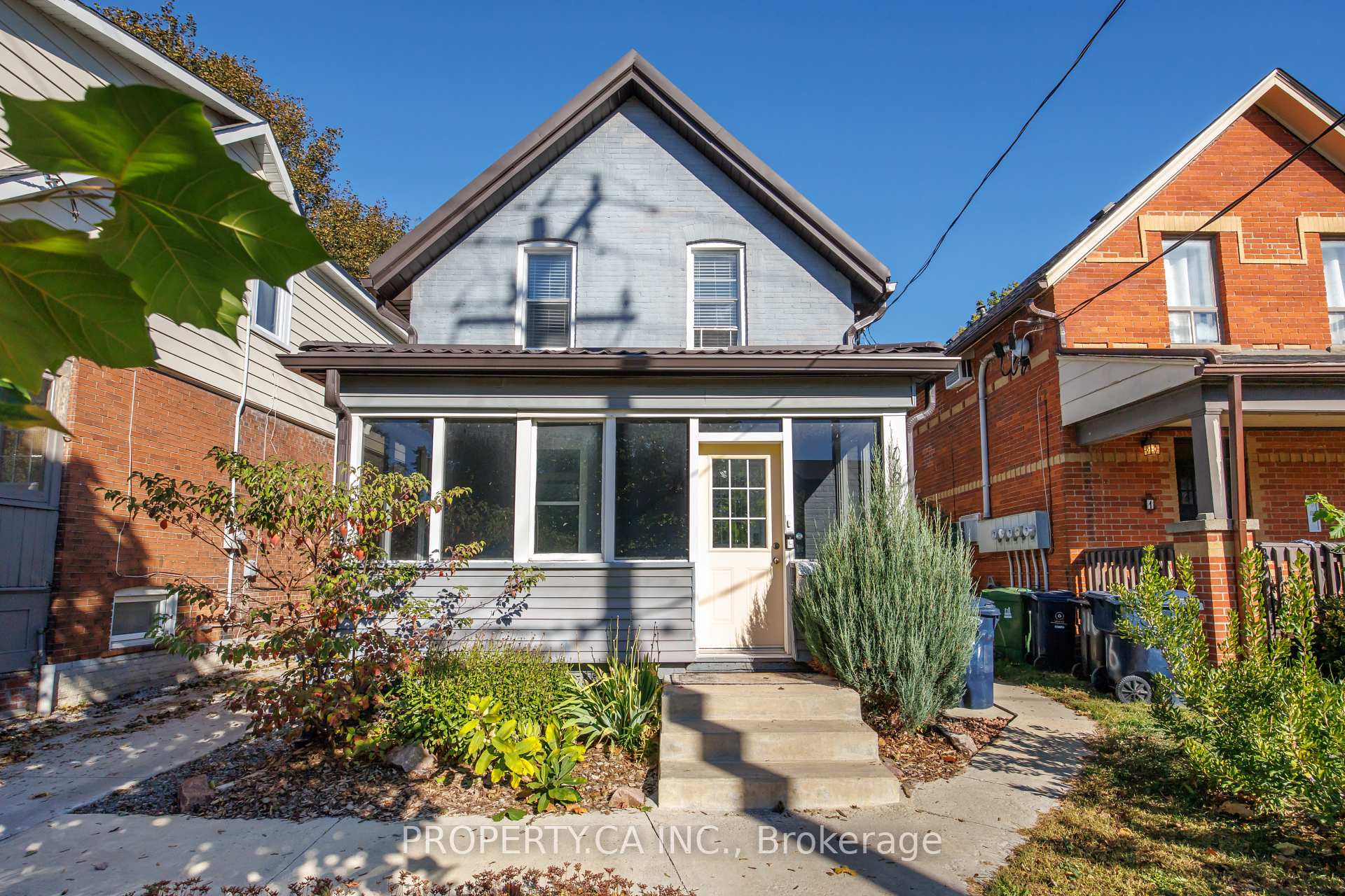112 Stephenson Avenue, Toronto, ON M4C 1G4