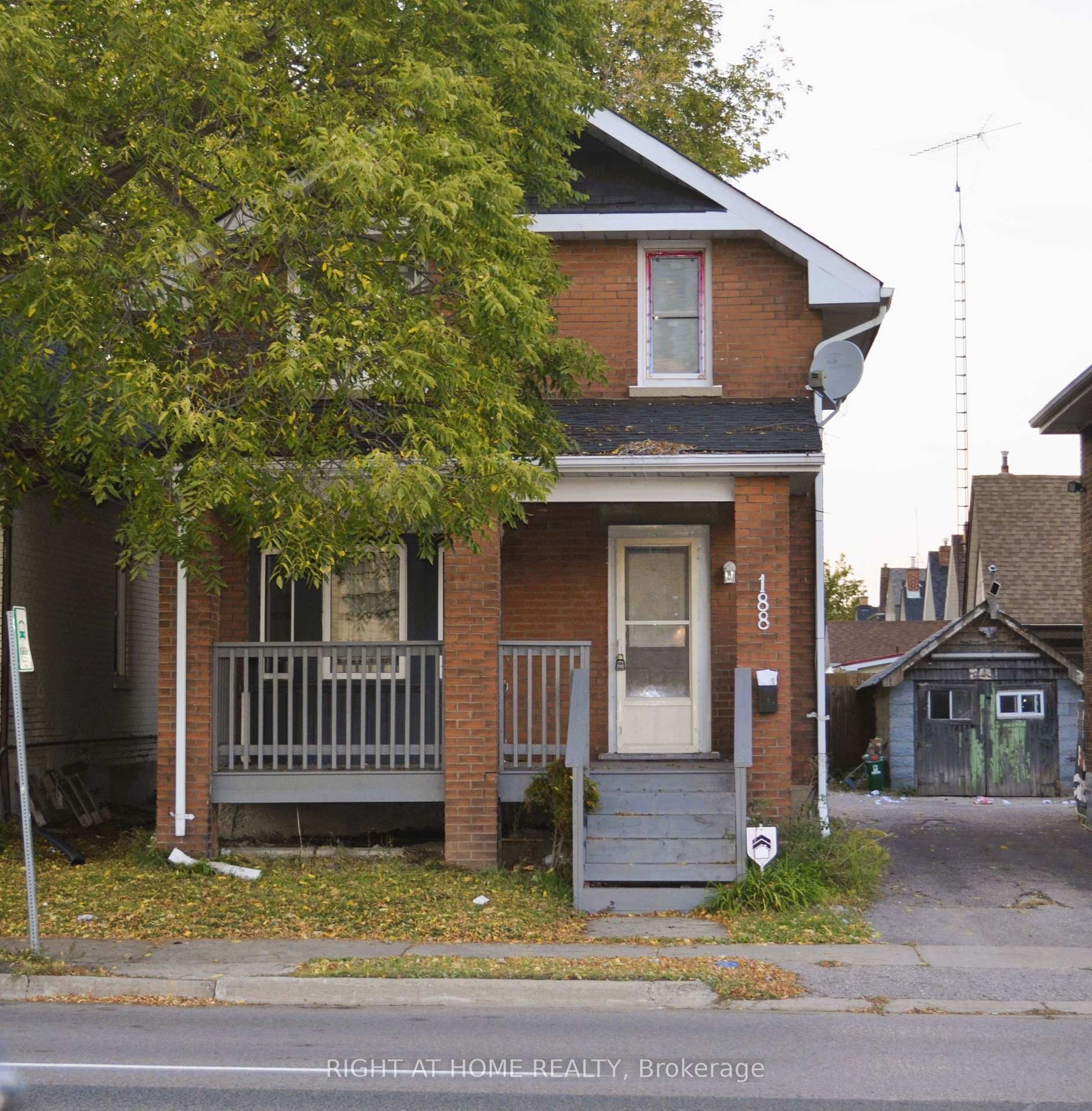 188 Adelaide Avenue E, Oshawa, ON L1G 1Z4