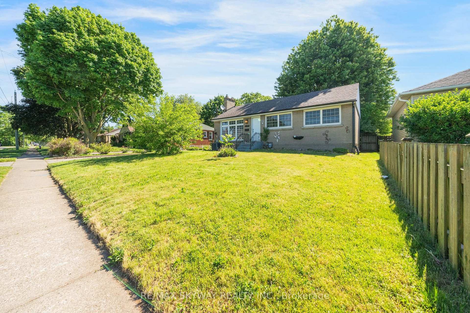 6604 Locus Avenue, Niagara Falls, ON L2G 4K7