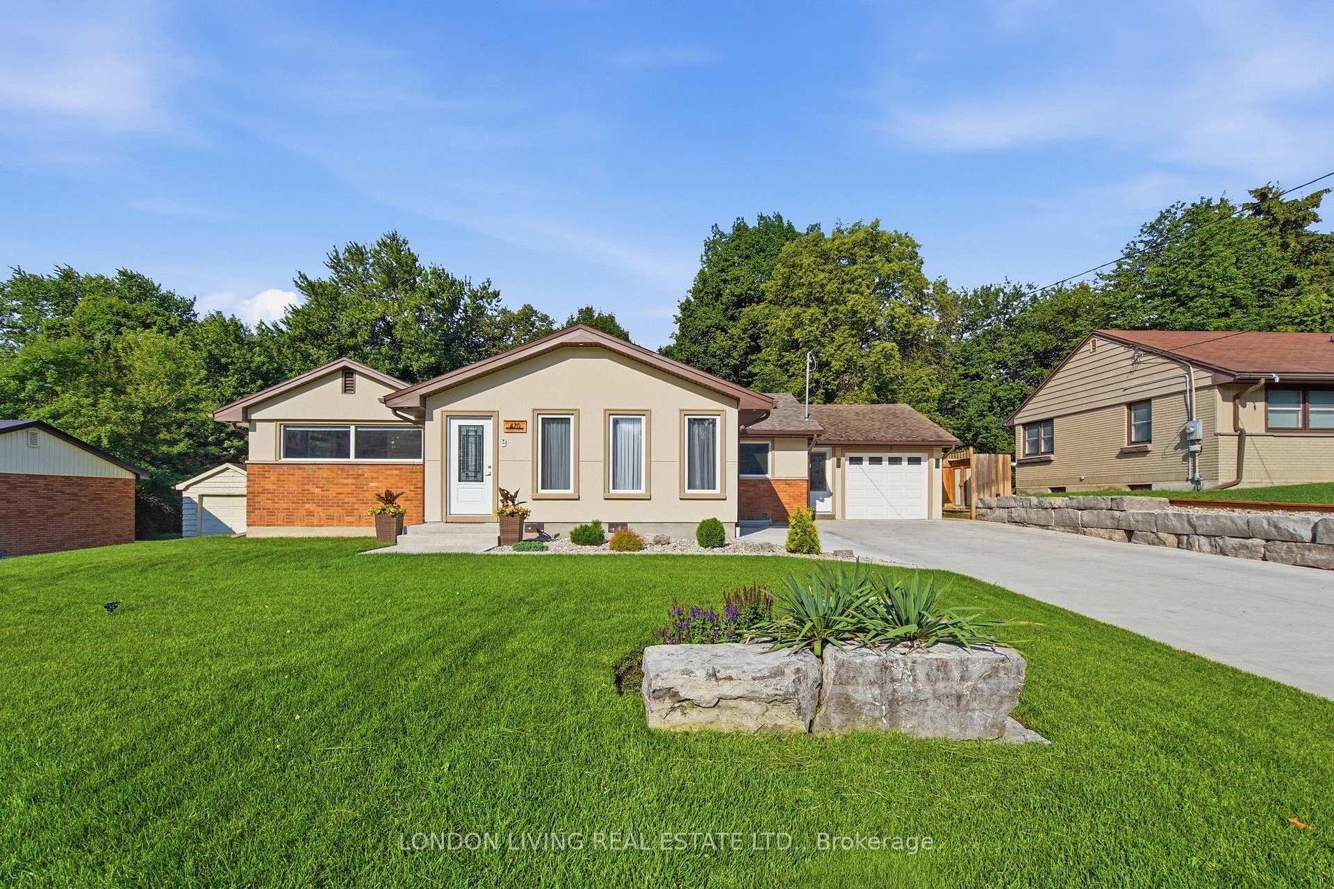 470 Coombs Avenue, London North, ON N6G 1J7
