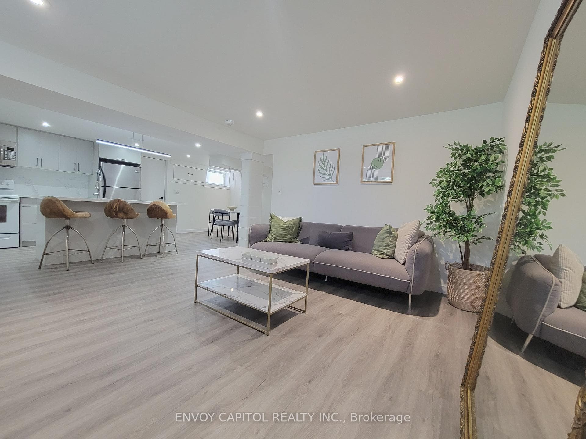 22 Bilardi Court, Hamilton, ON L8H 3G3