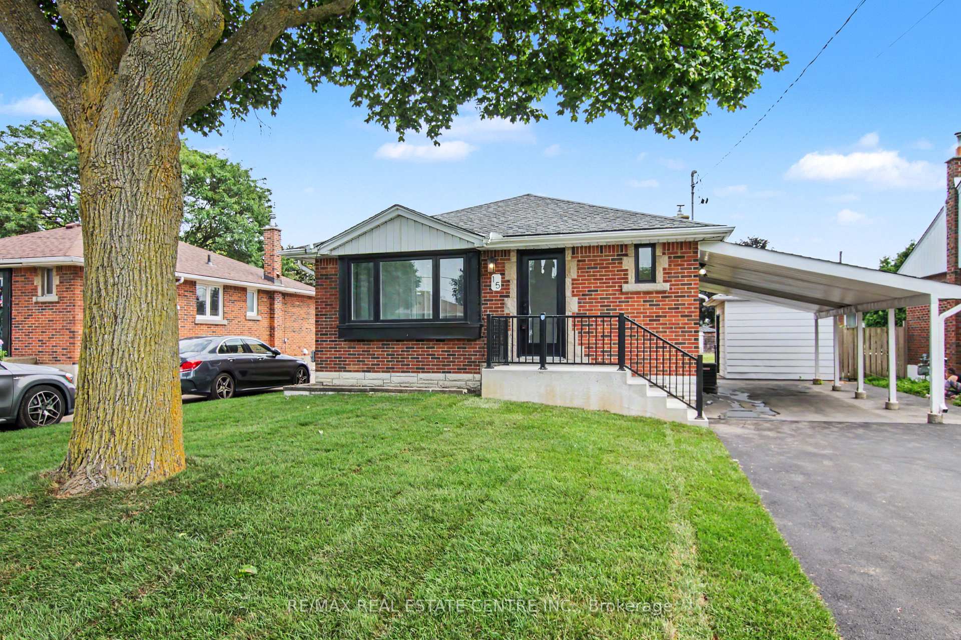15 Greenwood Street, Hamilton, ON L8T 3N2