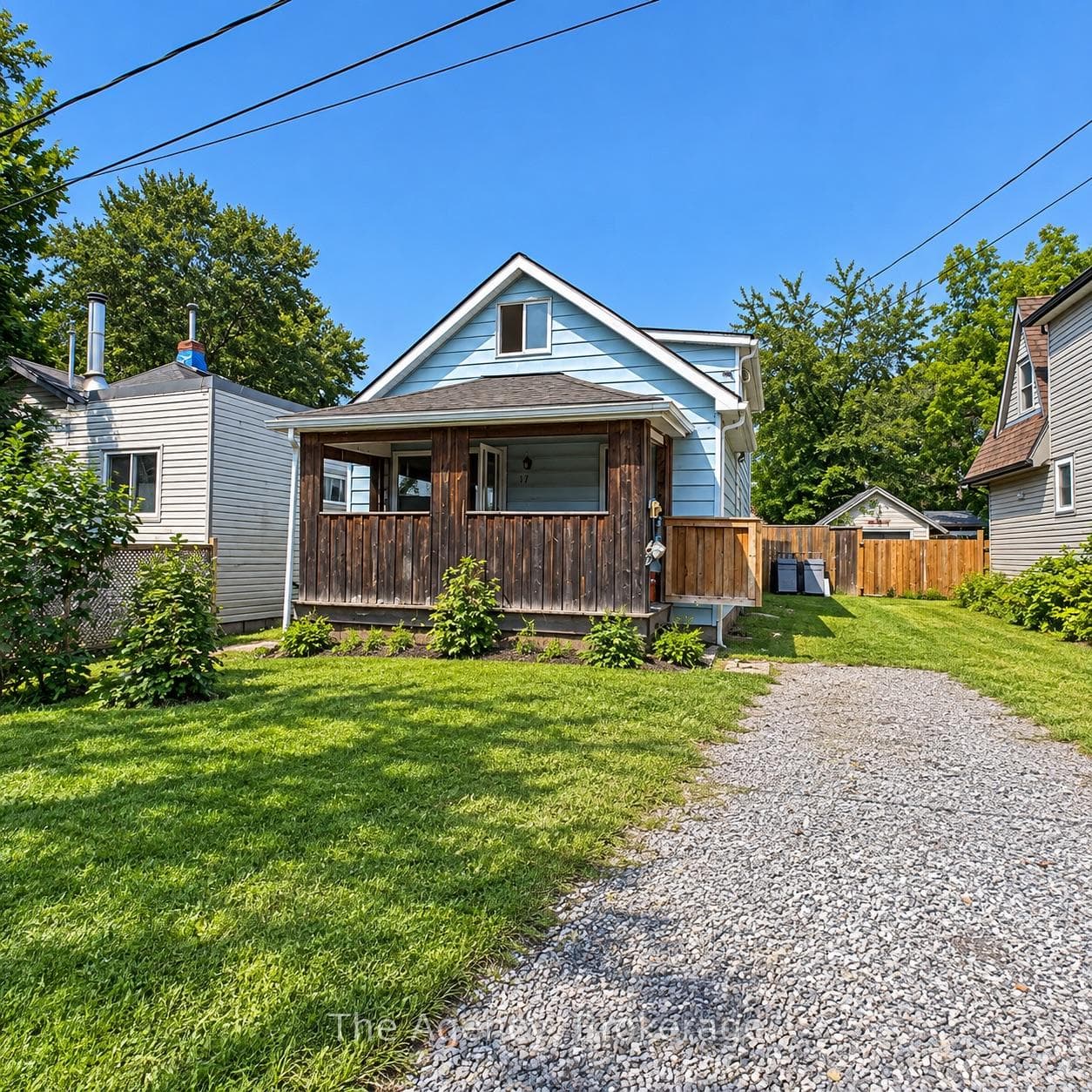 17 Patricia Avenue, Welland, ON L3C 1E7