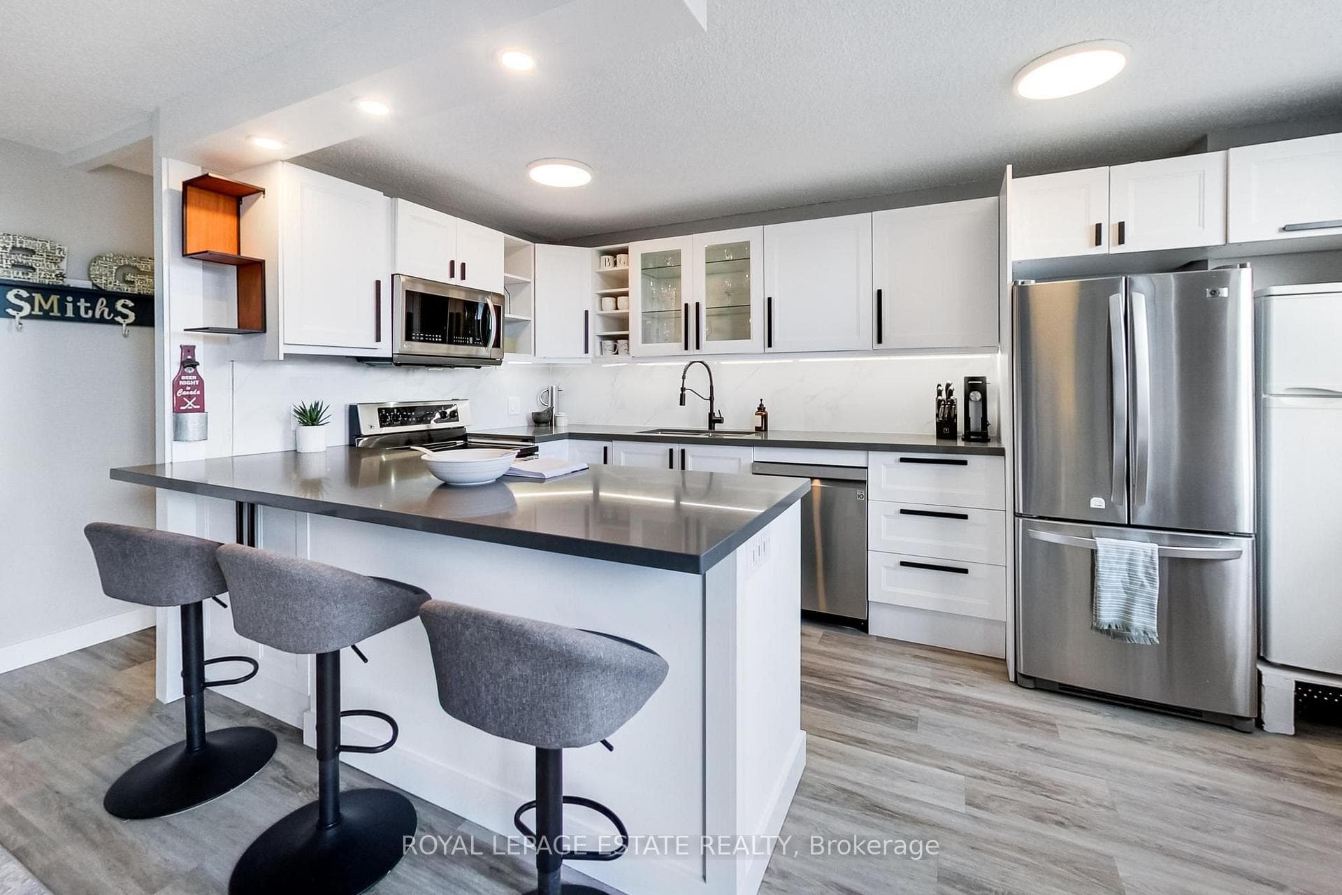 1071 Woodbine Avenue 311, Toronto, ON M4C 4C2