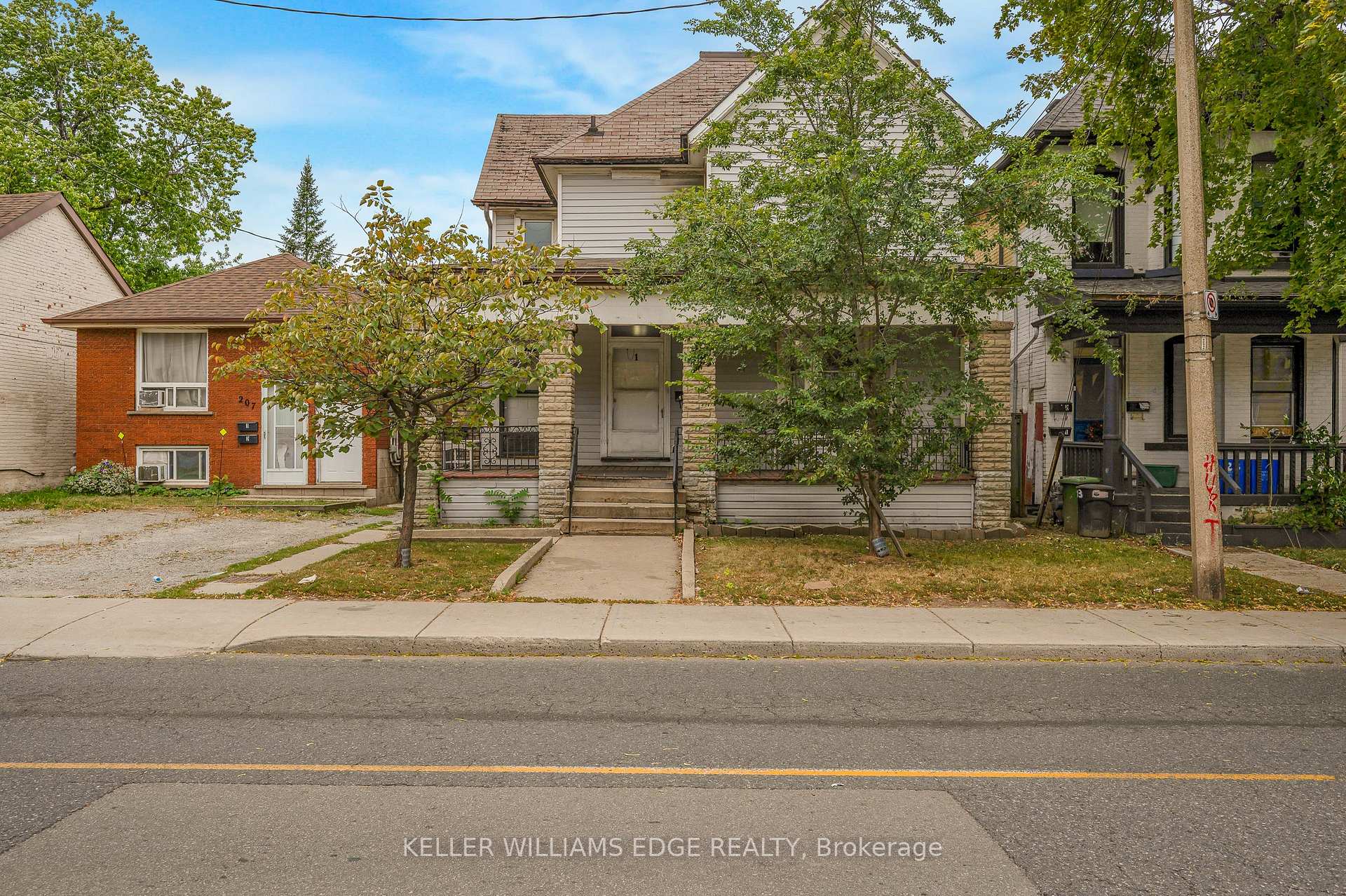 211 Wentworth Street N, Hamilton, ON L8L 5V6