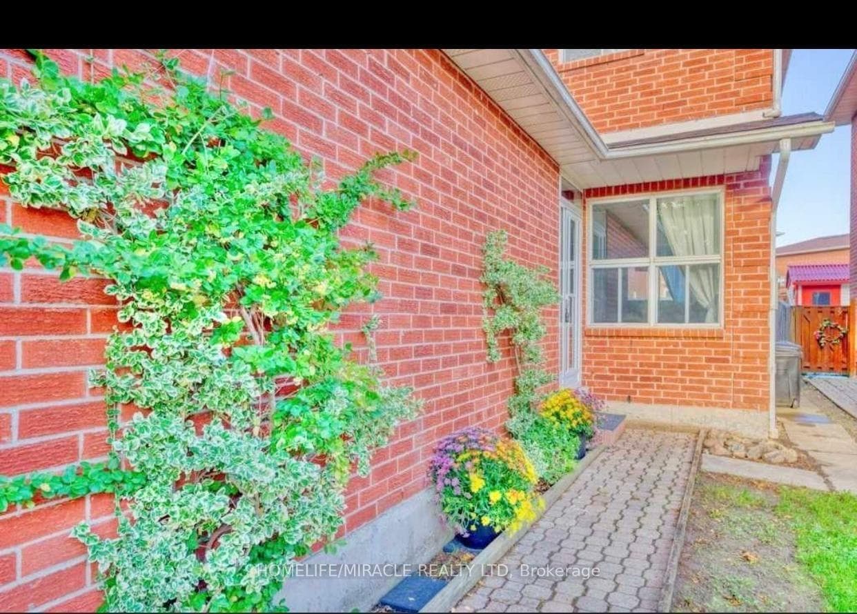 21 Ecclestone Drive, Brampton, ON L6X 3N7