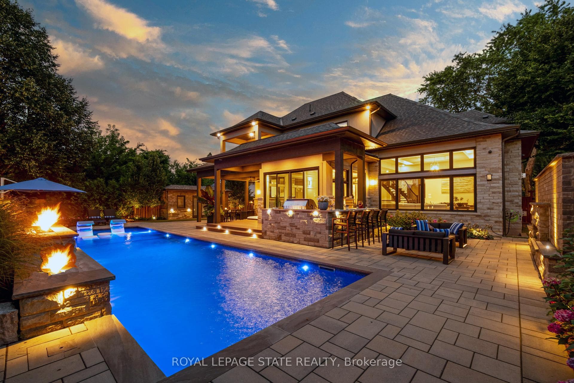 100 Seneca Drive, Hamilton, ON L9G 3B8