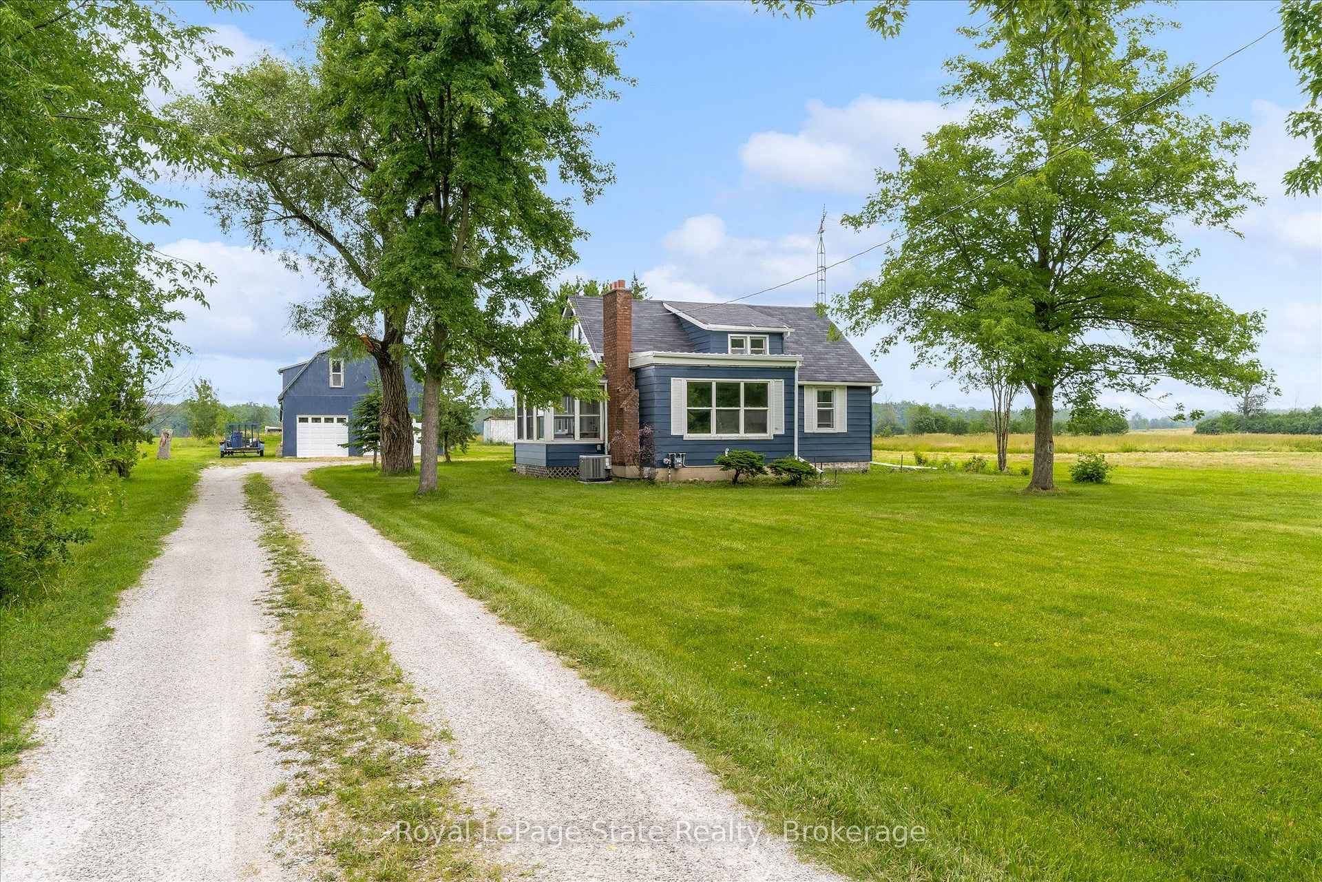 87 Mud Street E, Grimsby, ON L3M 4E7