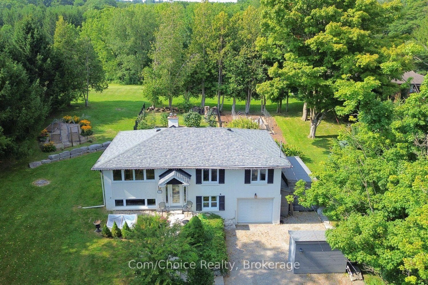 843 Governors Road, Hamilton, ON L9H 5E3
