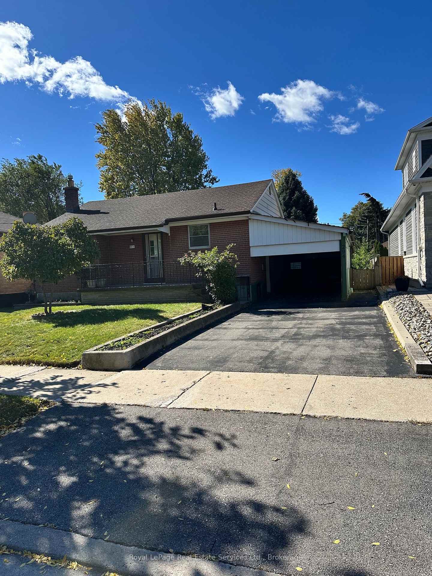 294 Felan Avenue, Oakville, ON L6K 2X6