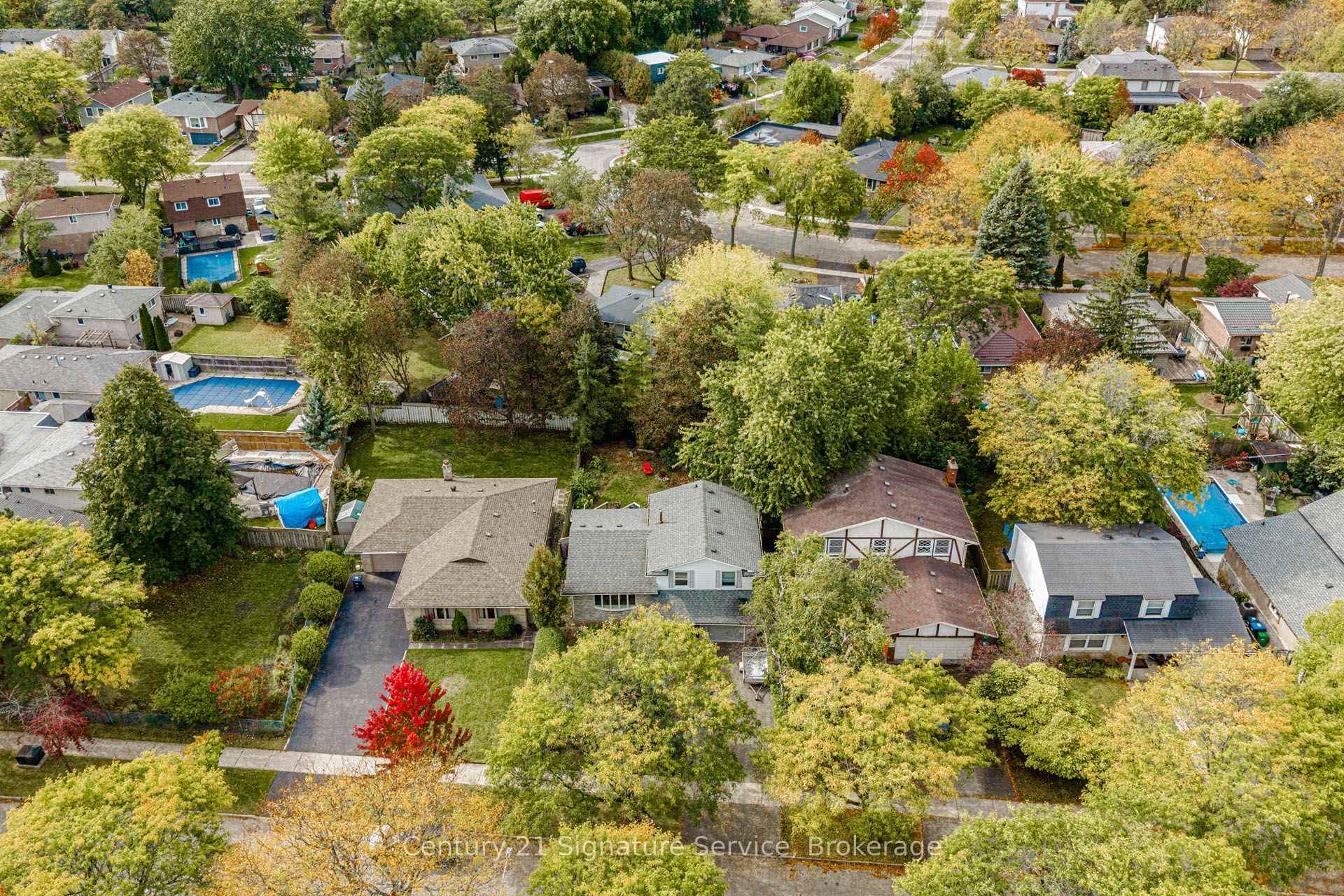 2588 Pinkwell Drive, Mississauga, ON L5K 2B4