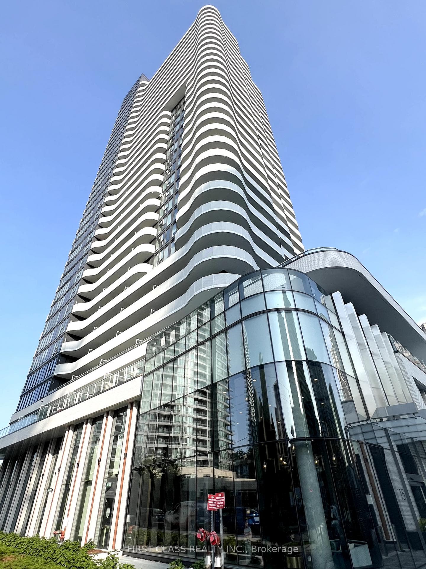 15 Holmes Avenue 910, Toronto, ON M2N 0L4