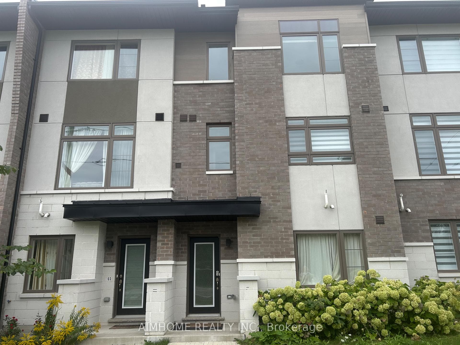 250 Finch Avenue 102, Pickering, ON L1V 0G6