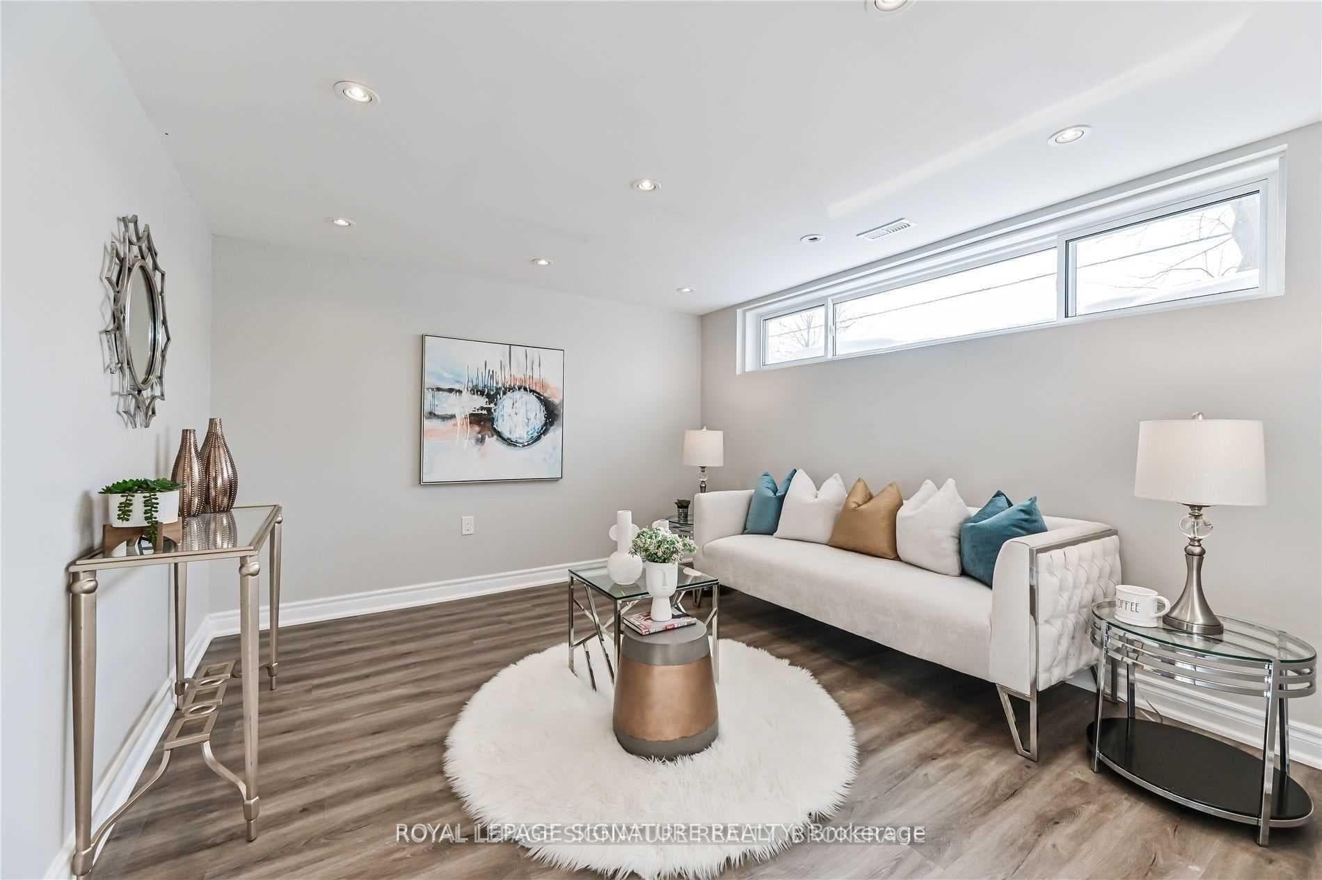 123 Bowman Avenue Lower, Whitby, ON L1N 3T7