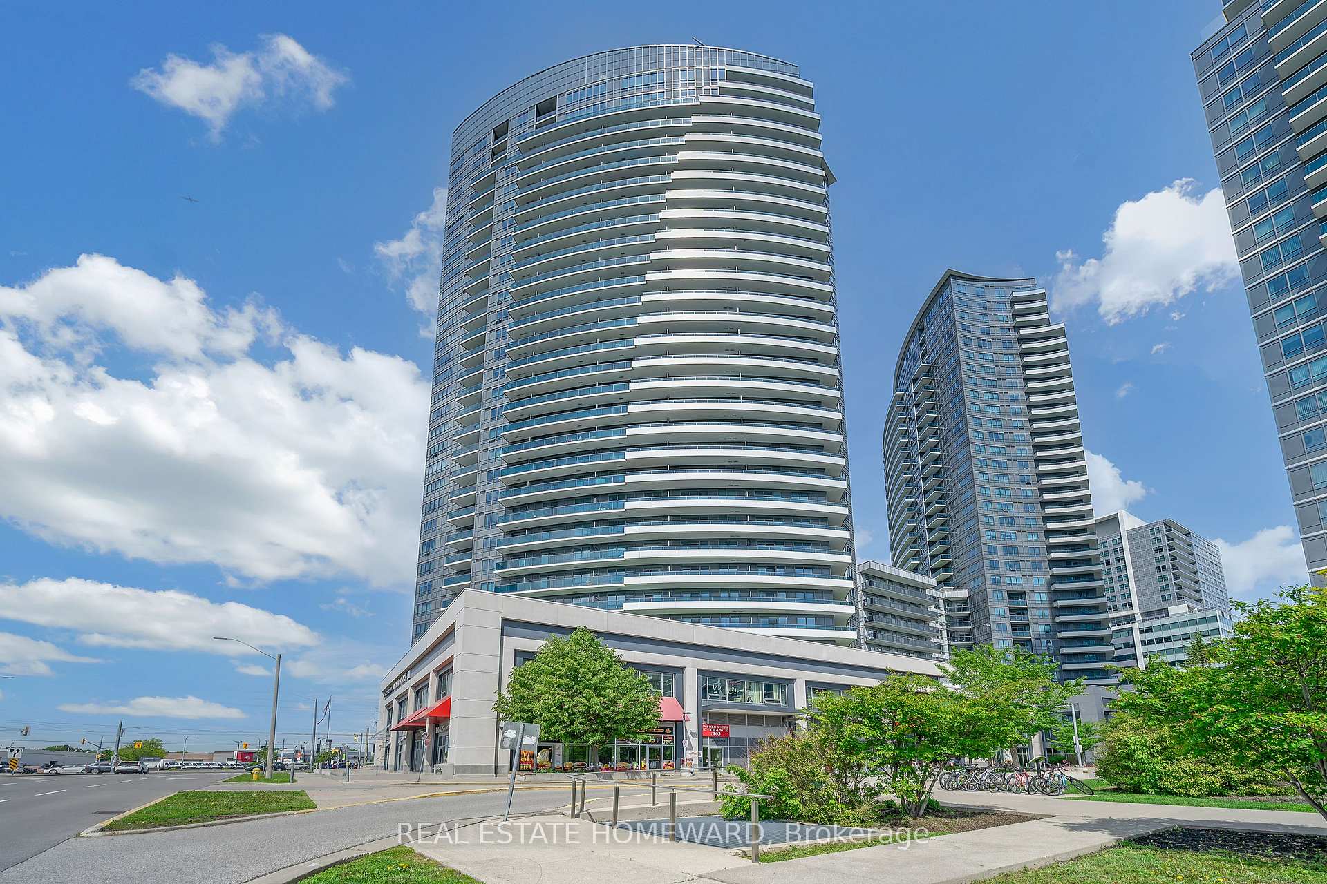 7161 Yonge Street 1525, Markham, ON L3T 0C8