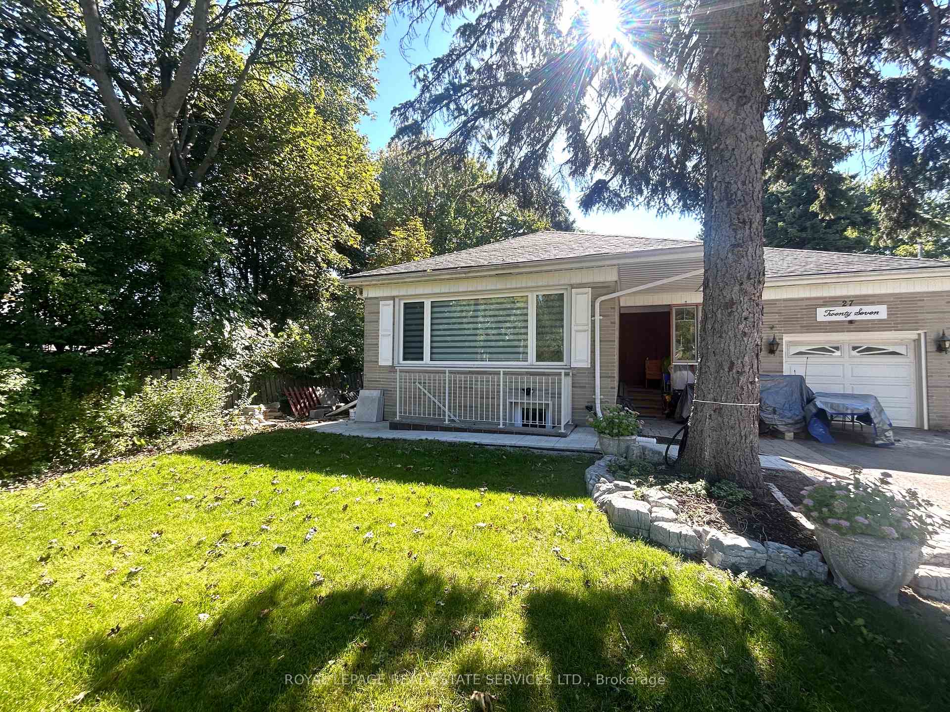 27 Frances Crescent, Toronto, ON M1S 2E4