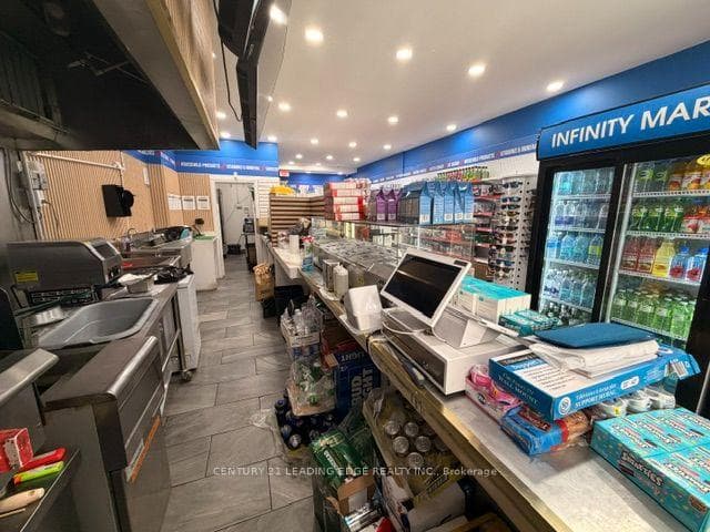 1986 Bloor Street W, Toronto, ON M6P 3K9