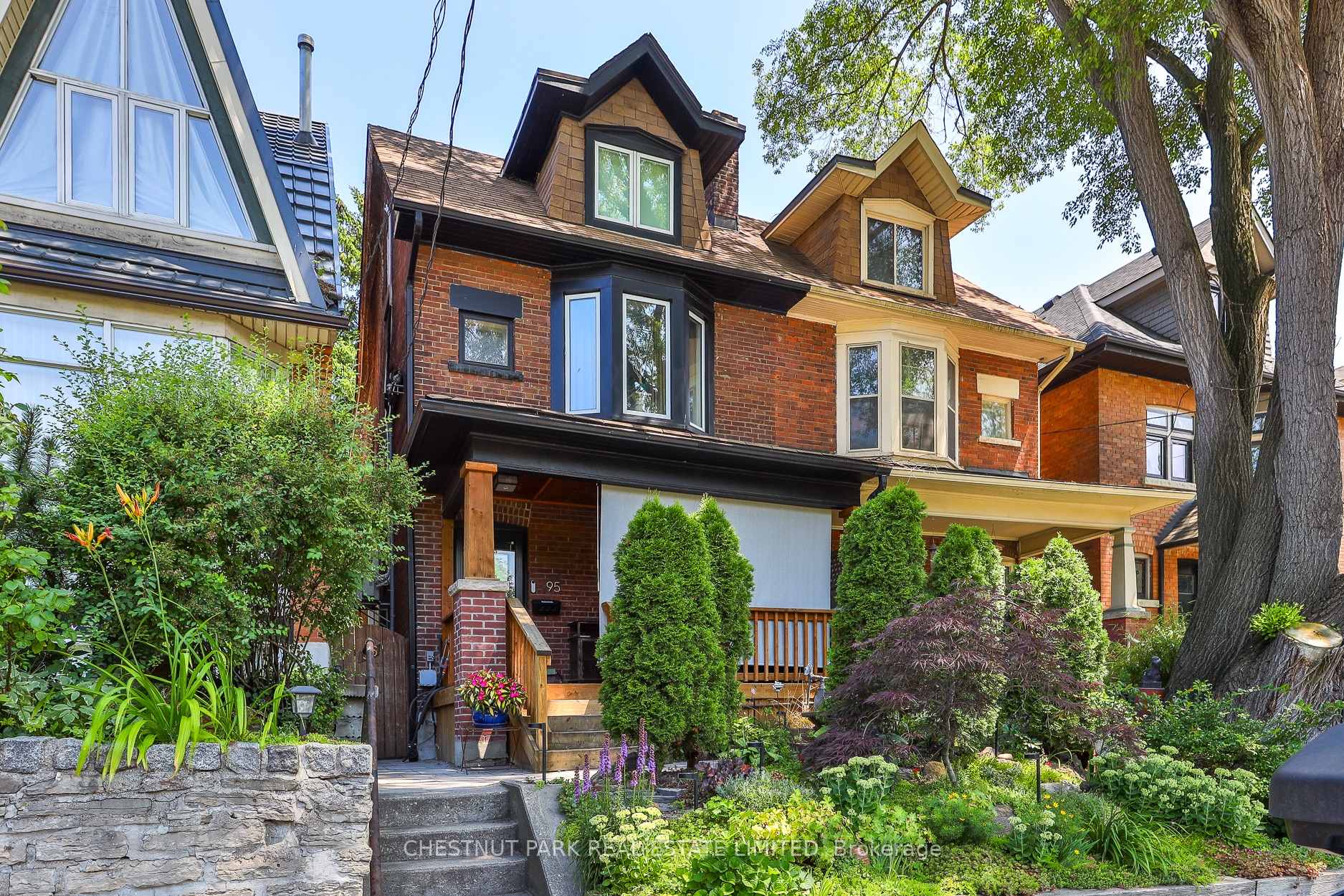 95 Parkside Drive Rear, Toronto, ON M6R 2Y8