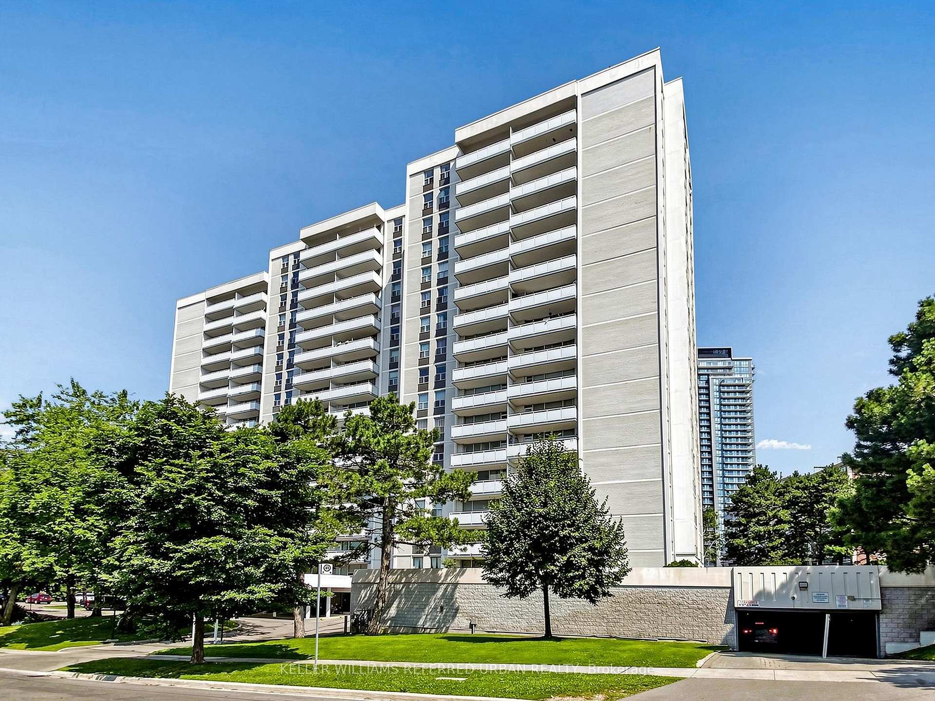 10 Parkway Forest Drive 1111, Toronto, ON M2J 1L3