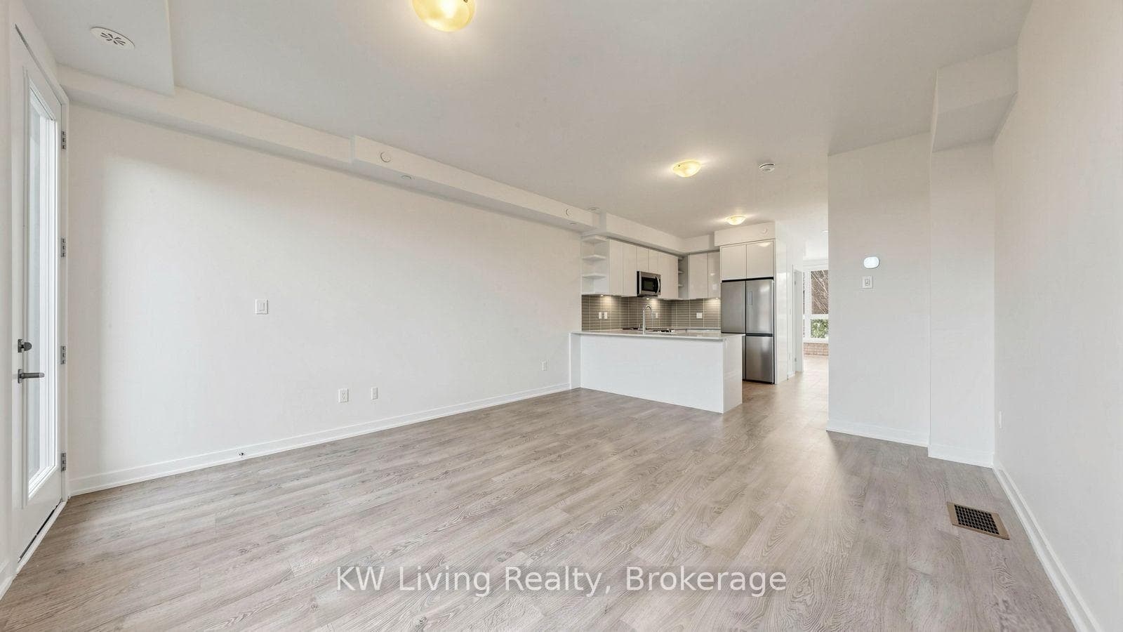 106 Green Gardens Boulevard Upper, Toronto, ON M6A 0E5