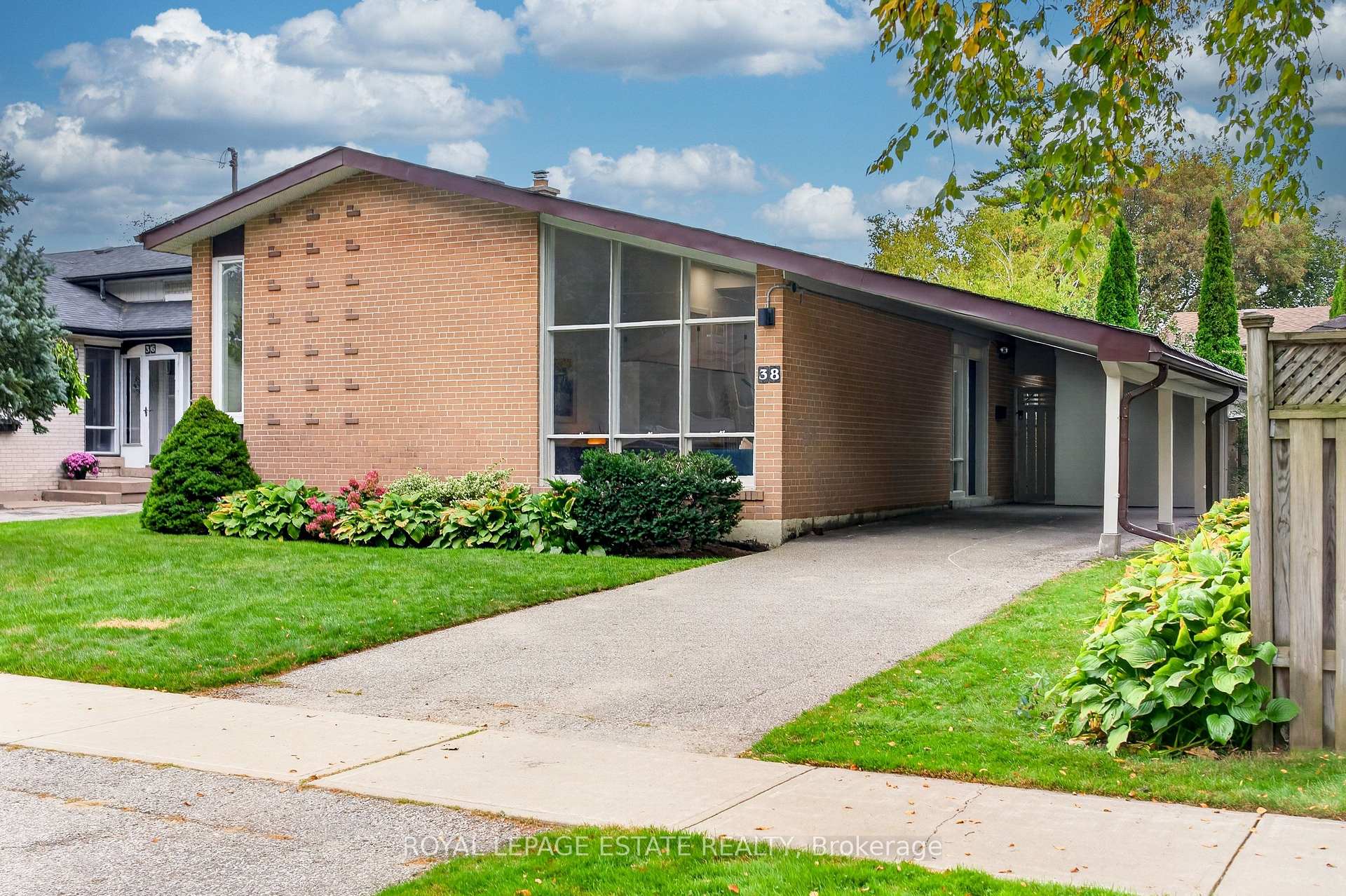 38 Brightside Drive, Toronto, ON M1E 3Z1