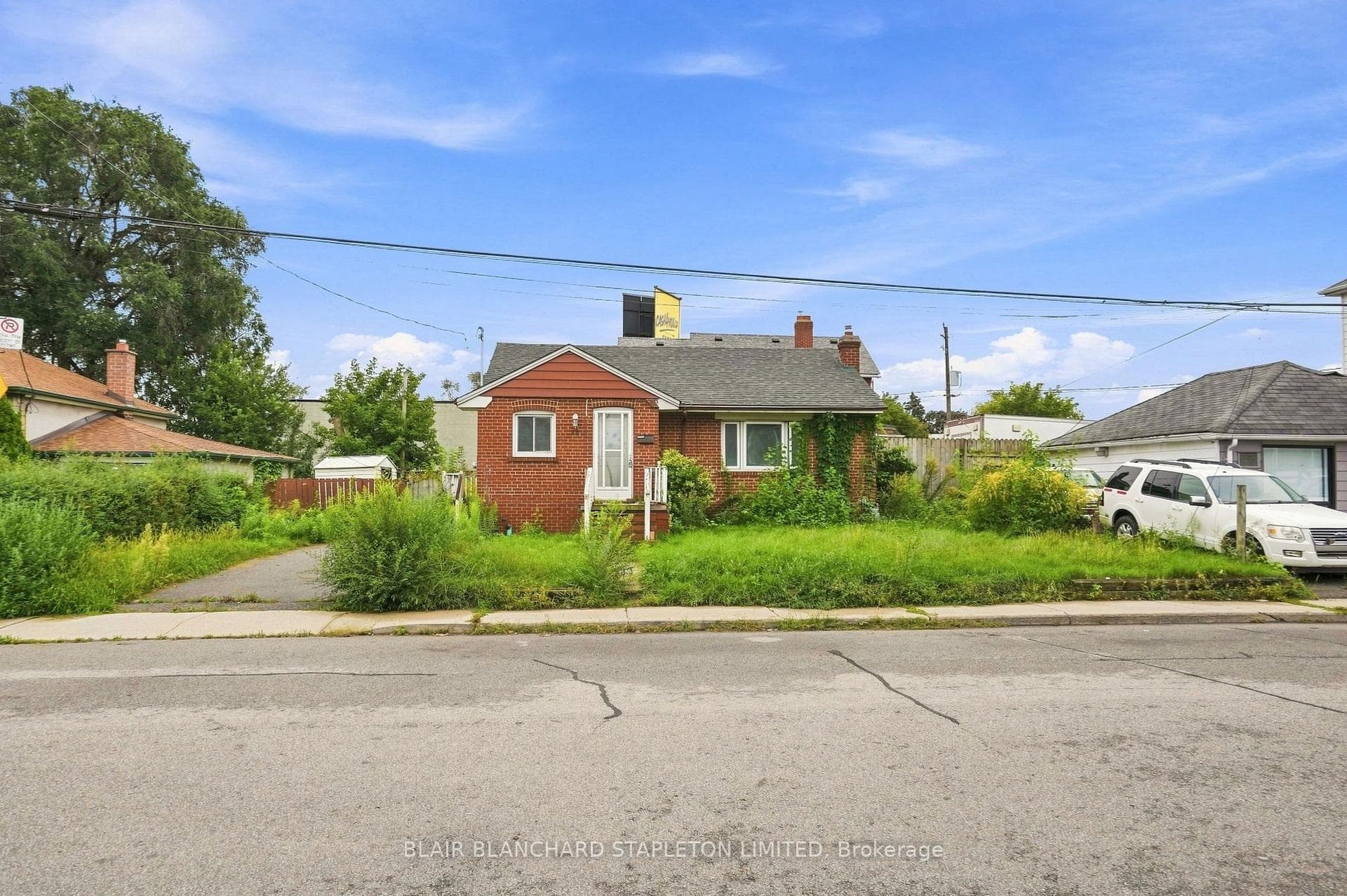 15 Mahoney Avenue, Toronto, ON M6M 2H5