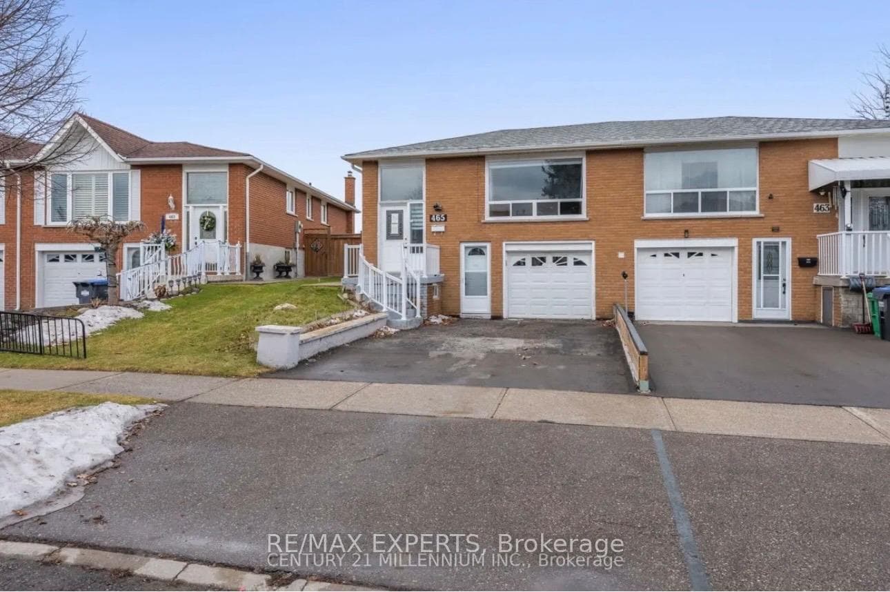 465 Fergo Avenue Lower, Mississauga, ON L5B 2J2