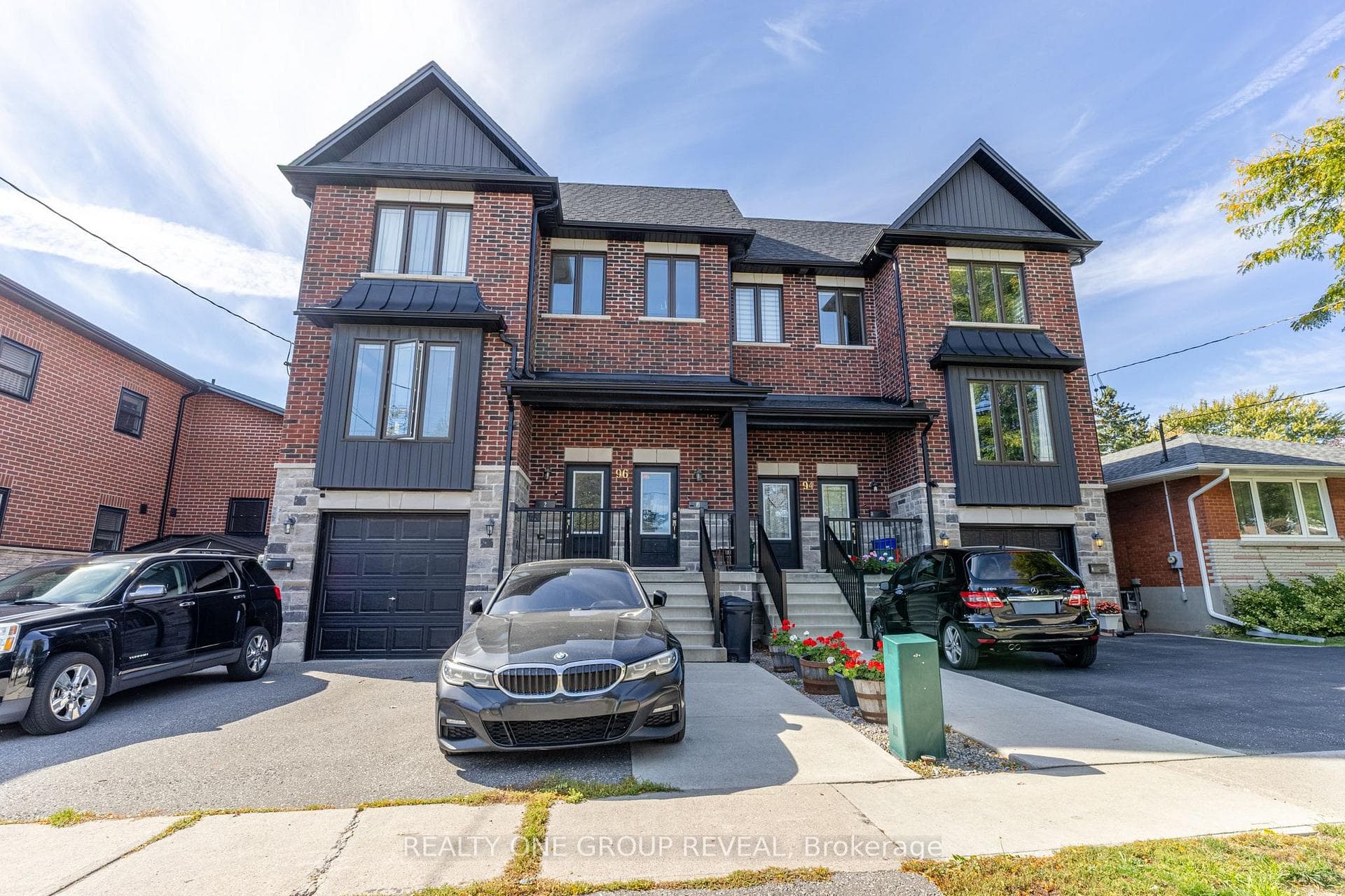 96 Cromwell Avenue 2, Oshawa, ON L1J 4T6
