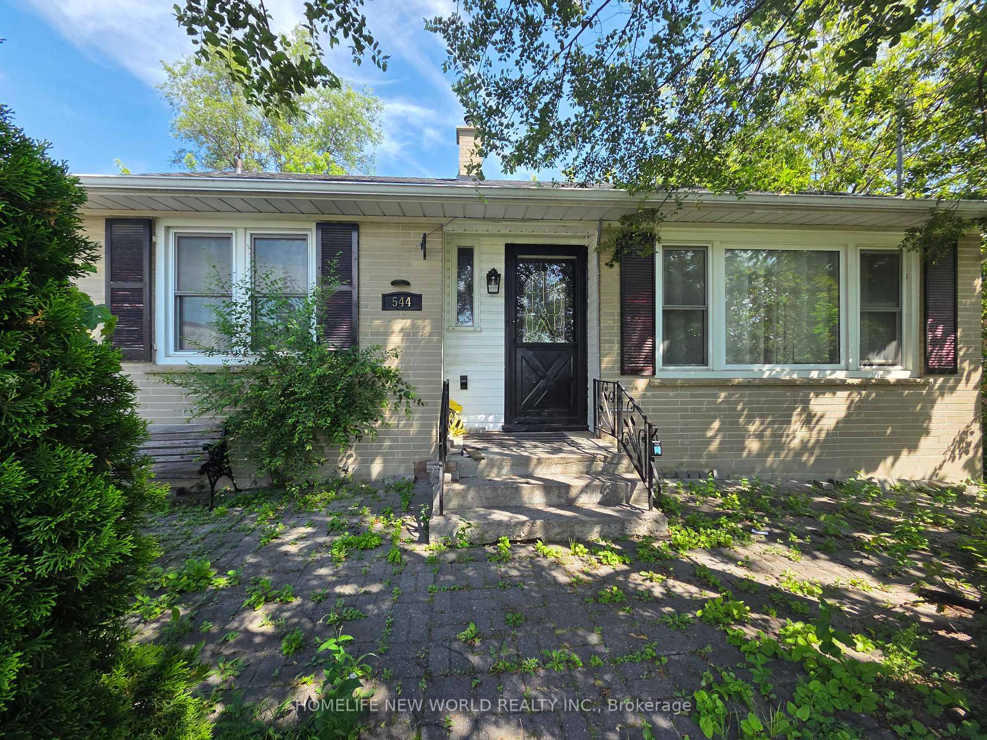 544 Mary Street E, Whitby, ON L1N 2R3