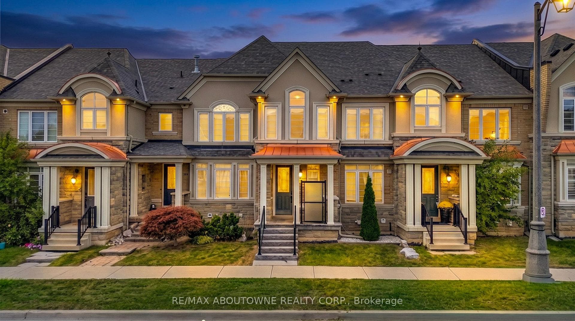 541 Sixteen Mile Drive, Oakville, ON L6M 0P7