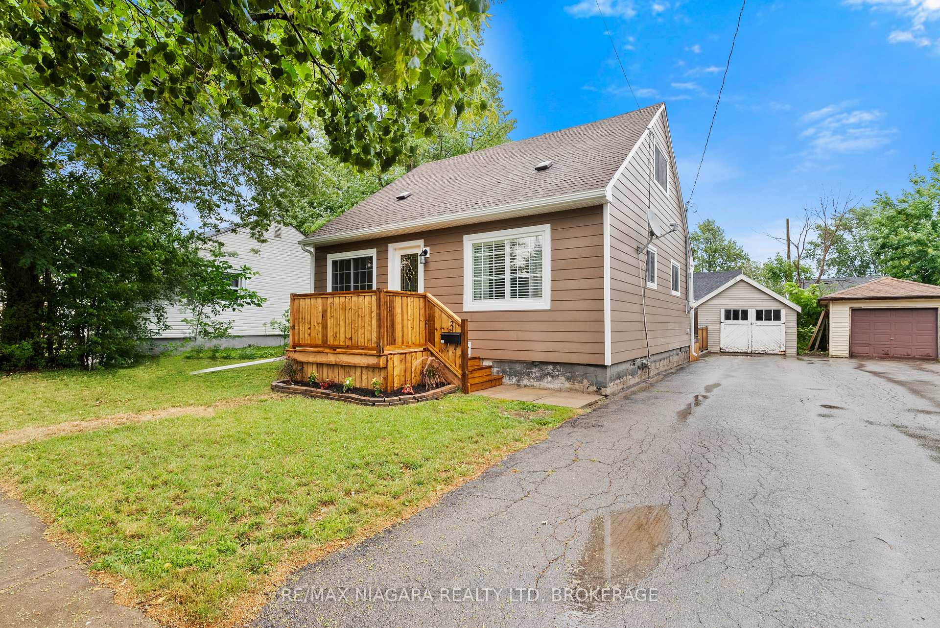 3 Osborne Street, Fort Erie, ON L2A 3X8