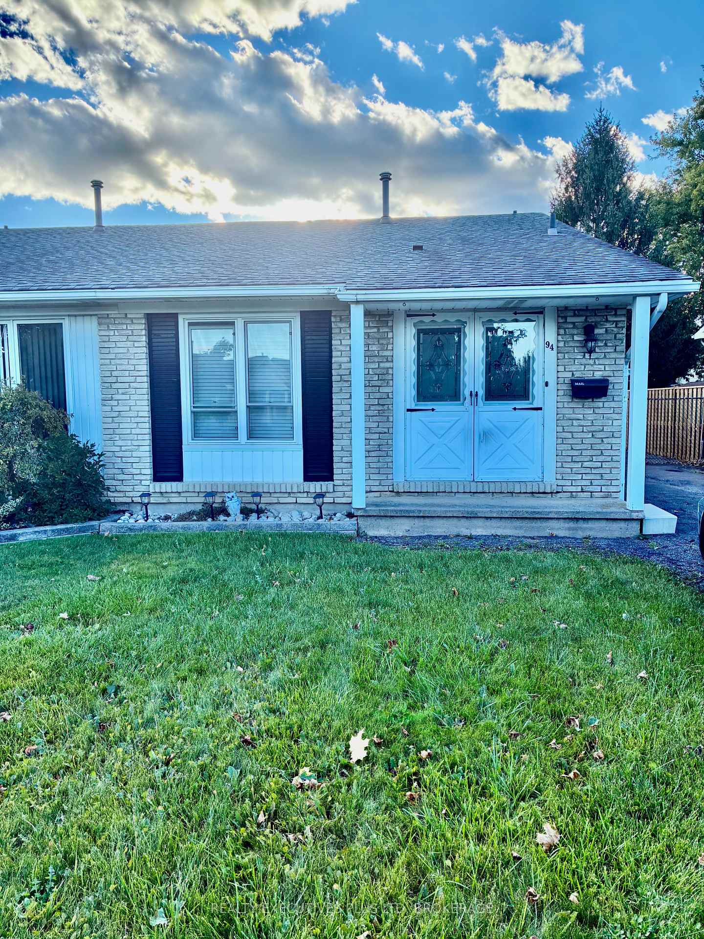 94 Carriage Road, St. Catharines, ON L2P 3S8