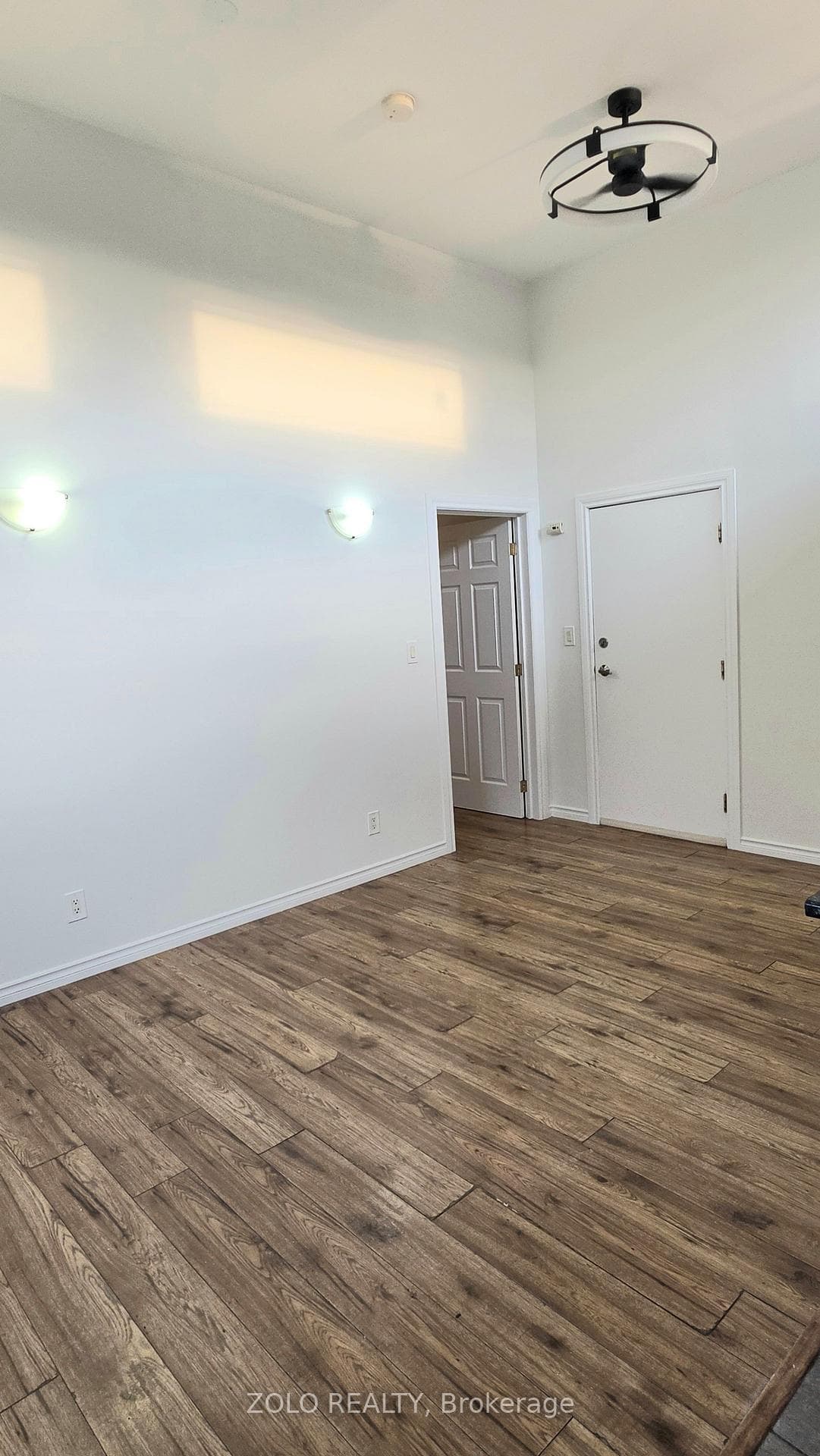 1549 O'CONNOR Drive, Toronto, ON M5B 2E7