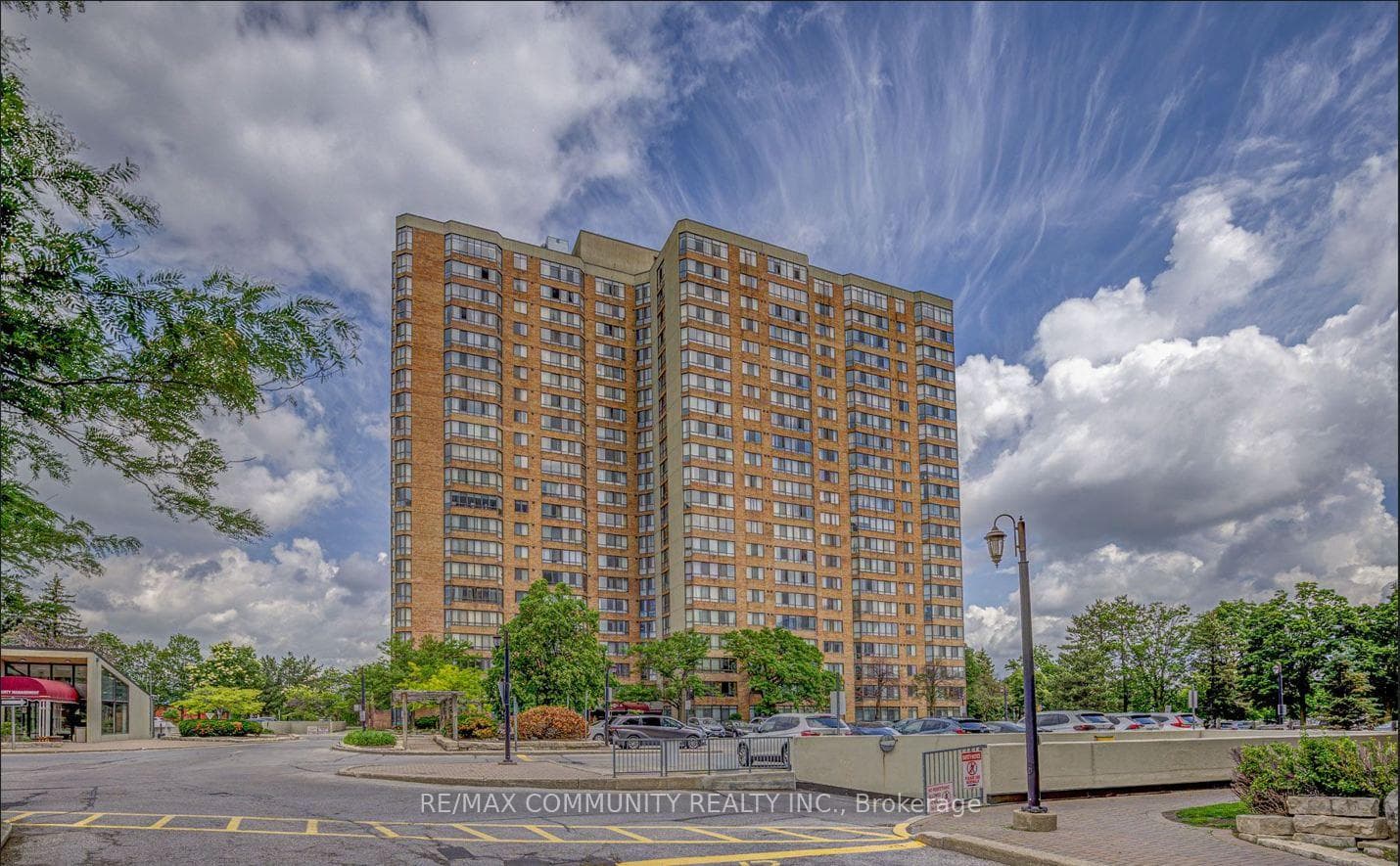 25 Bamburgh Circle 1133, Toronto, ON M1W 3W2