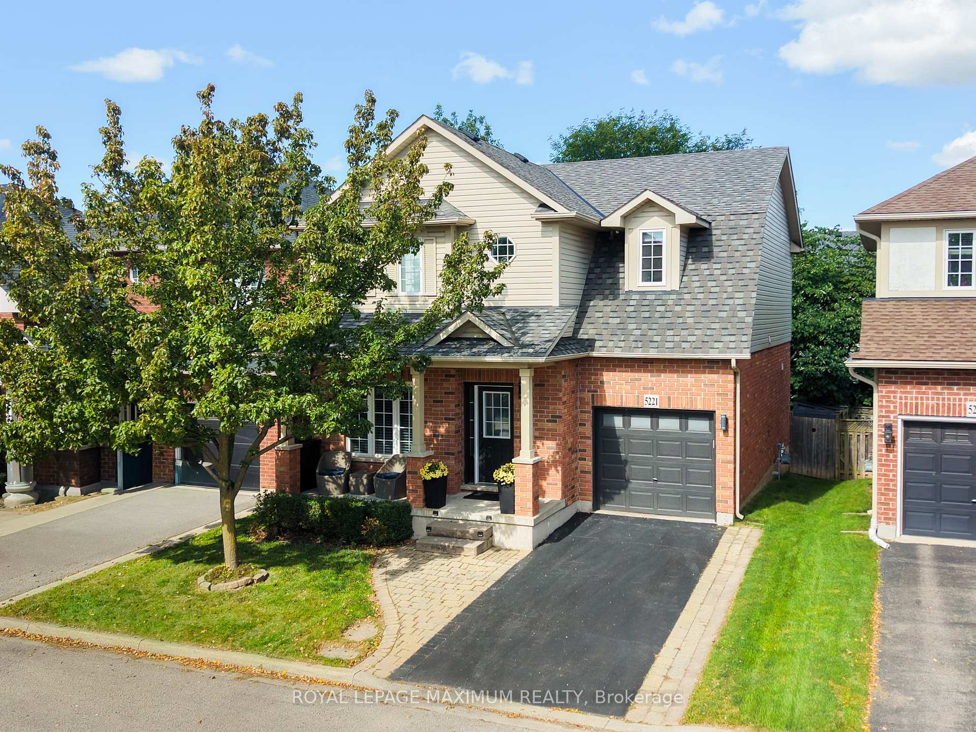 5221 Garland Crescent, Burlington, ON L7L 7K9