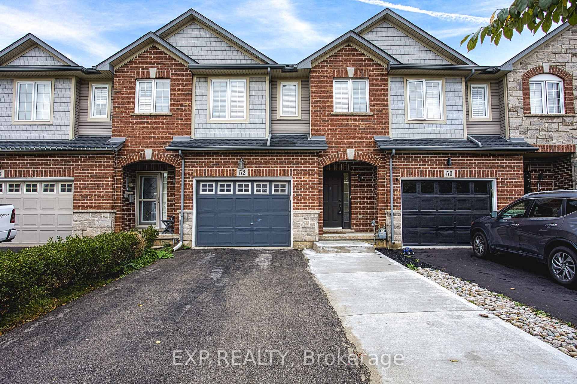 52 Dartmouth Gate Main, Hamilton, ON L8E 0B9