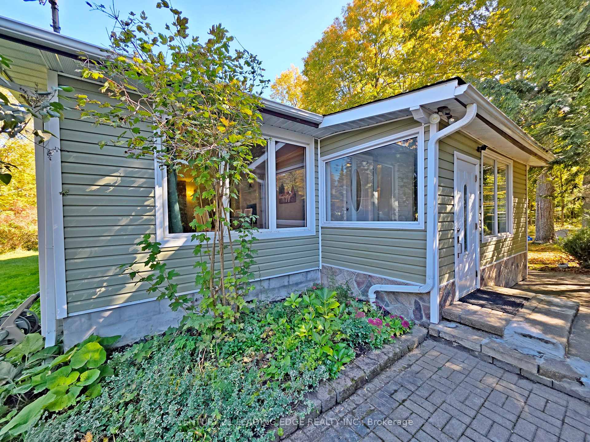 11 Brule Lakeway, Georgina, ON L0E 1L0