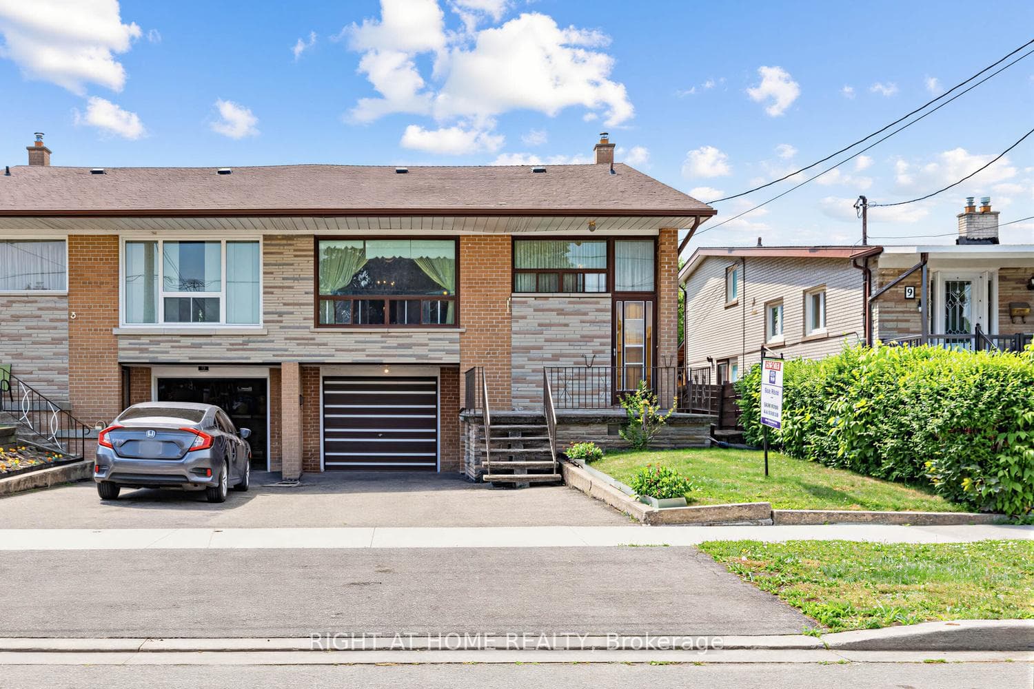 7 Daystrom Drive, Toronto, ON M9M 2A8