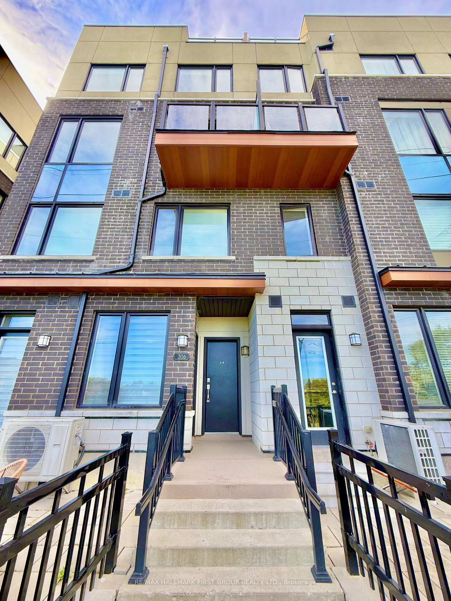 1555 Kingston Road 318, Pickering, ON L1V 0E9