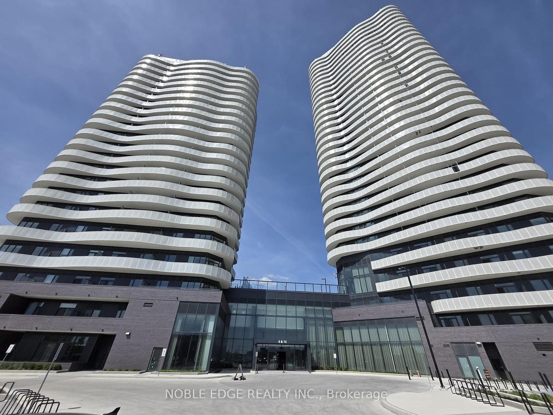 10 Flavelle Trail 907, Vaughan, ON L4L 0M9