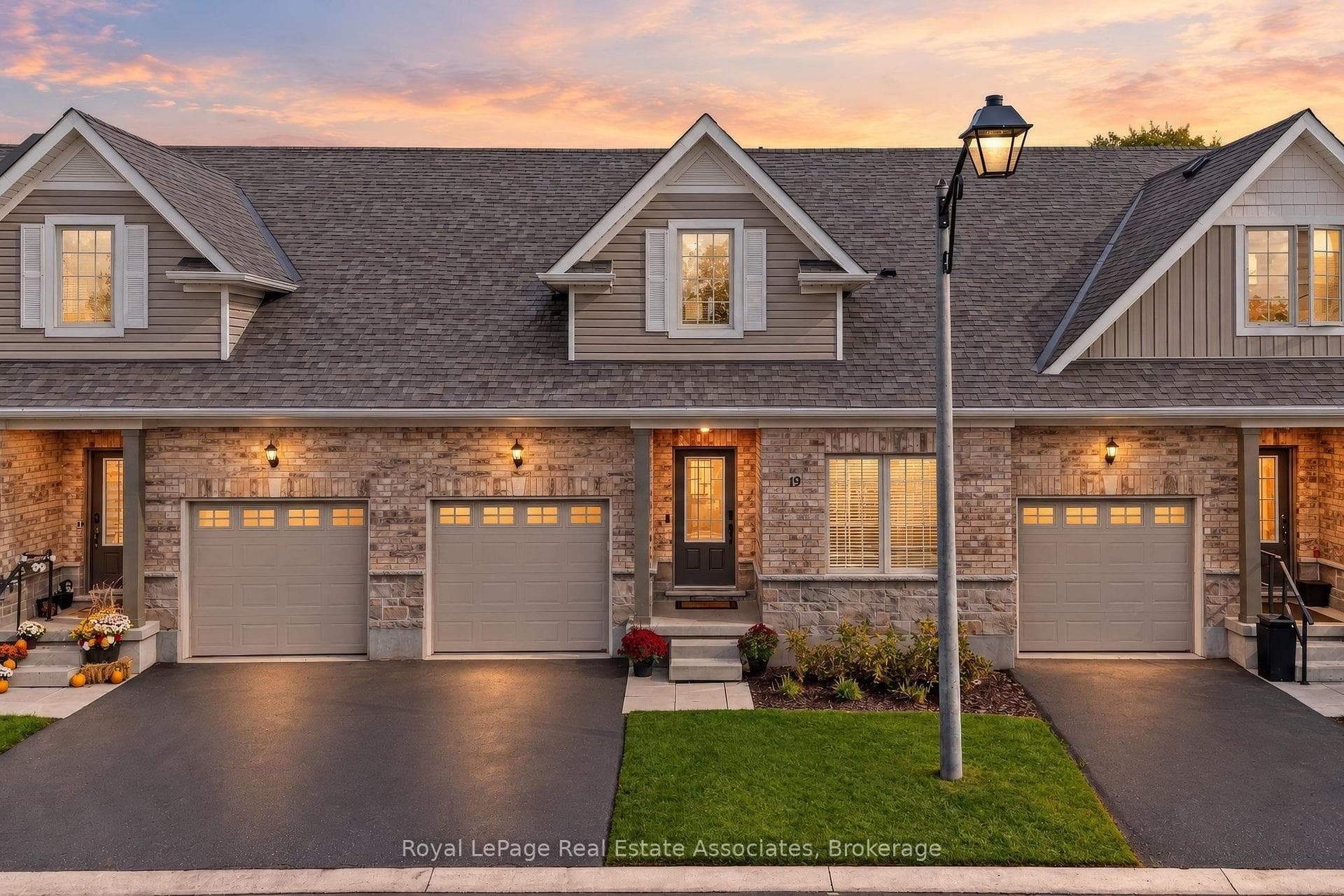 19 Braida Lane 10, Halton Hills, ON L7J 0B7