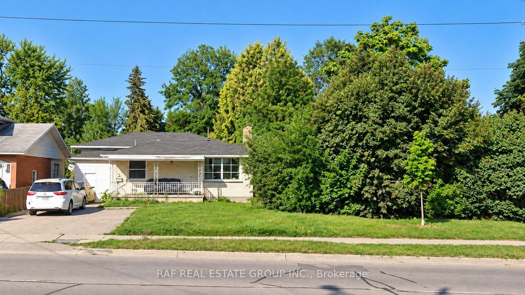 1325 HIGHBURY Avenue N, London East, ON N5Y 1B7
