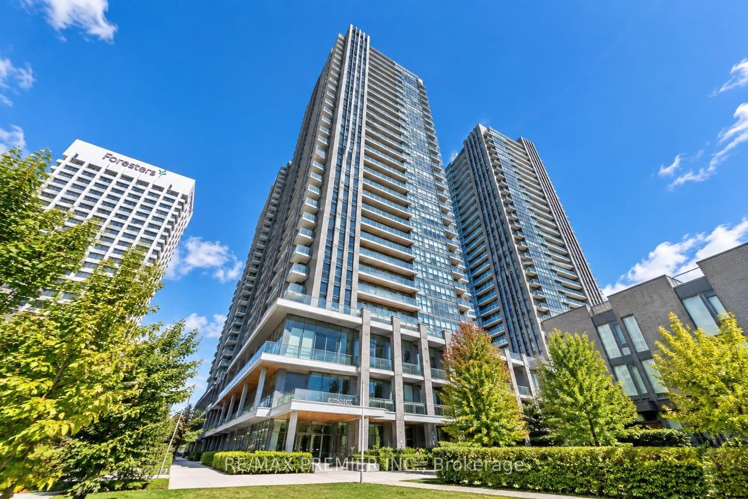6 Sonic Way 1705, Toronto, ON M3C 0P1
