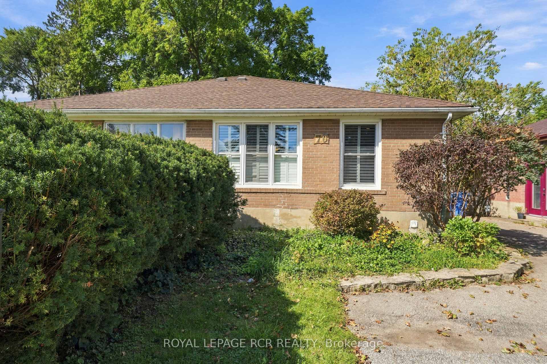 70 Tecumseh Drive, Aurora, ON L4G 2X4