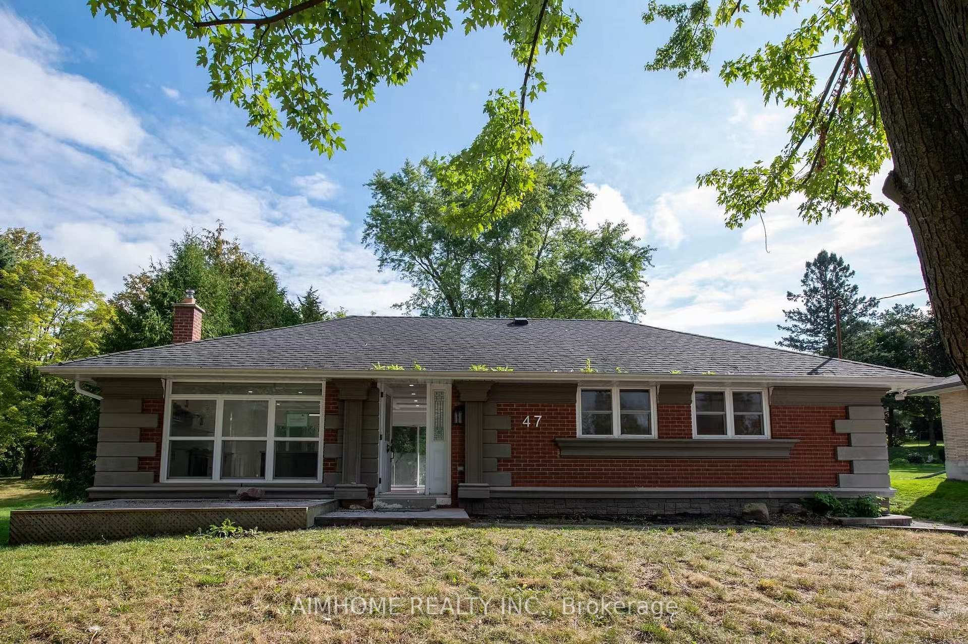 47 Belfry Drive, Newmarket, ON L3Y 3E9