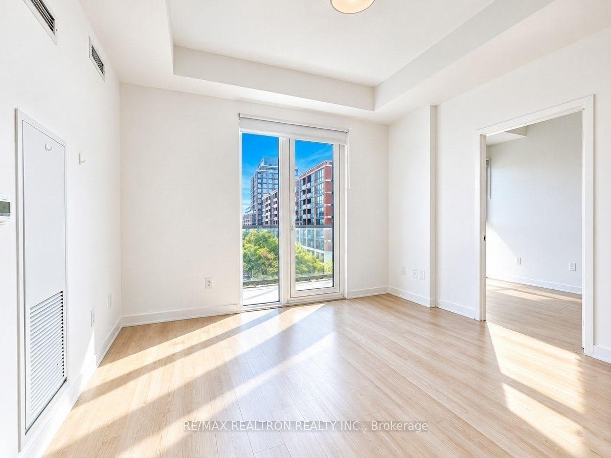 500 Wilson Avenue 541, Toronto, ON M3H 0E5