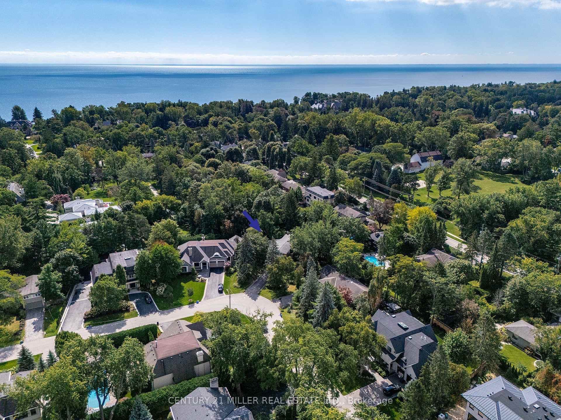 1242 Donlea Crescent, Oakville, ON L6J 1V7