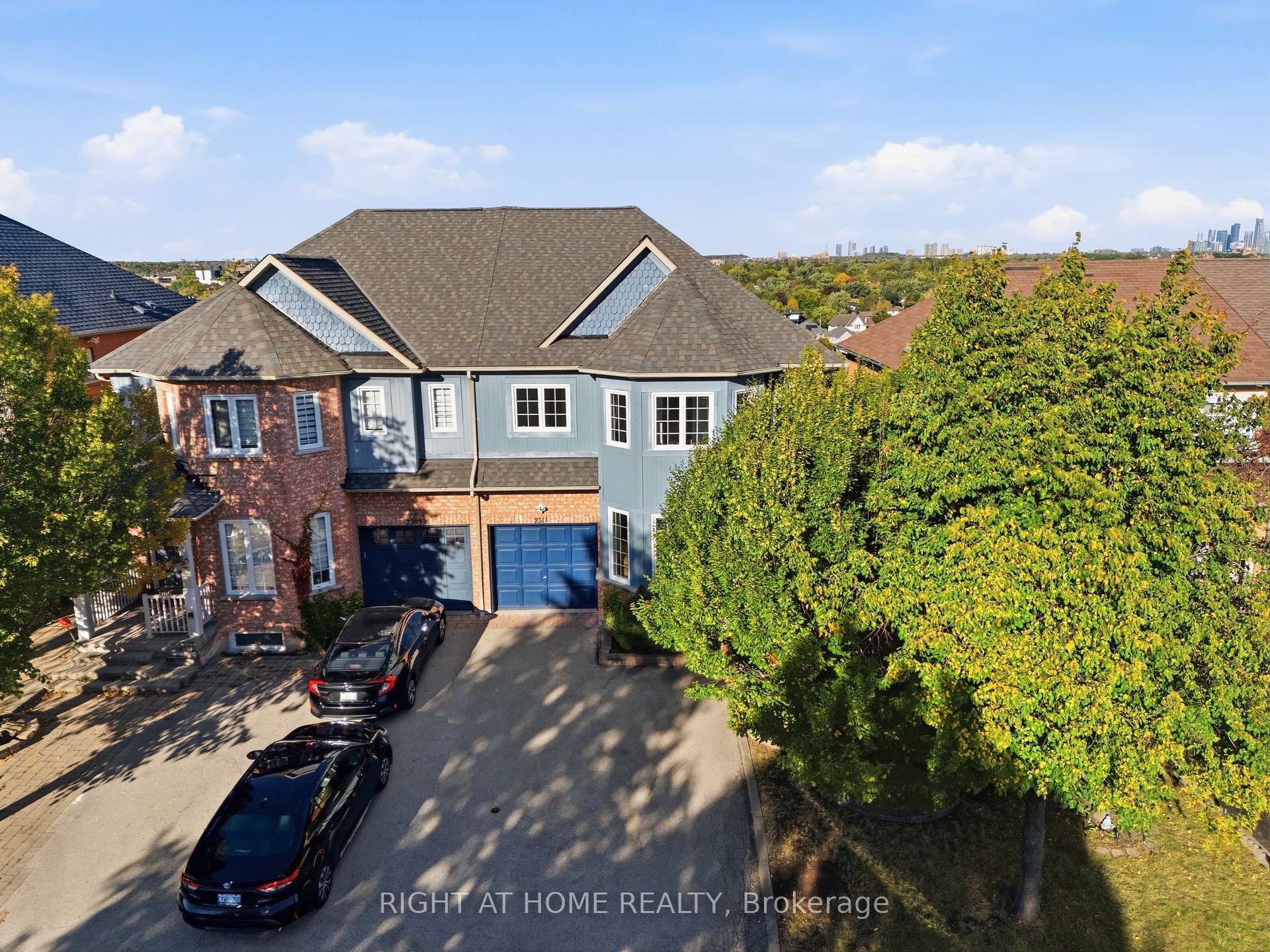 2311 Bankside Drive, Mississauga, ON L5M 6E1
