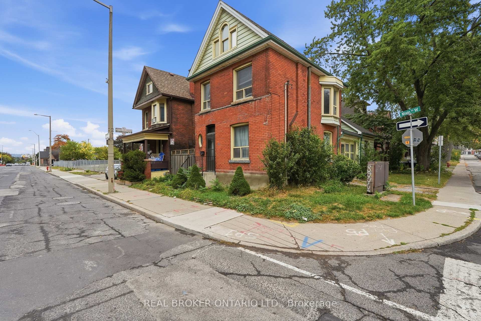 418 Main Street W, Hamilton, ON L8P 1K6