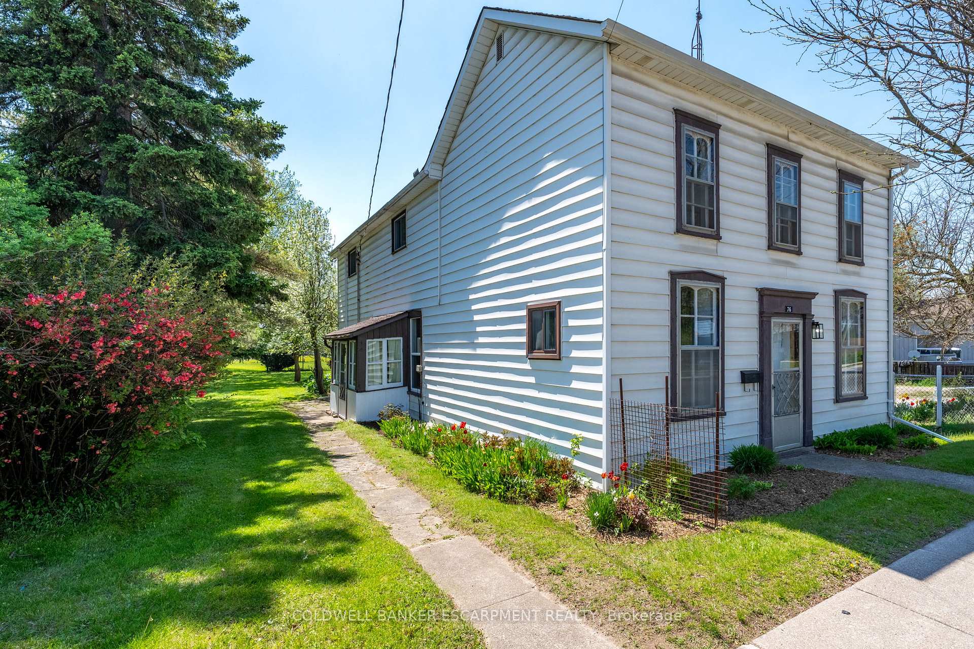 76 Main Street N, Halton Hills, ON L7J 1W2